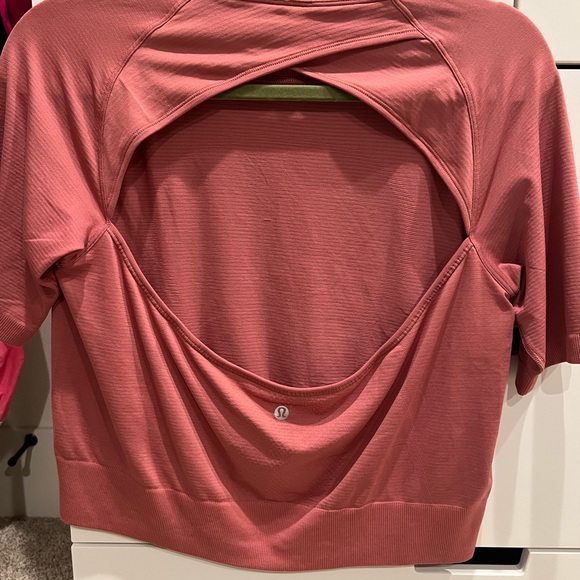 This is a Lululemon Wonder bottoms and open back top. - Picture 5 of 5